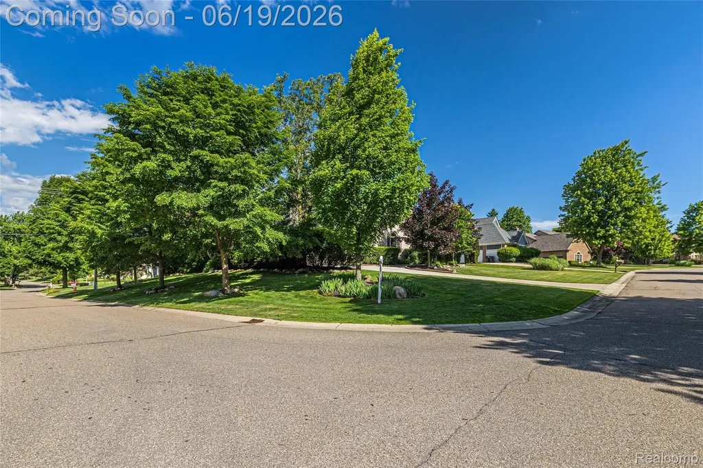 1781 Apple Ridge Court Rochester Hills City MI 48306