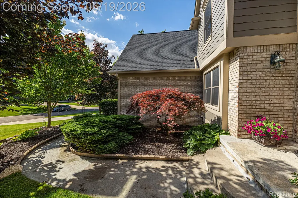 1781 Apple Ridge Court Rochester Hills City MI 48306