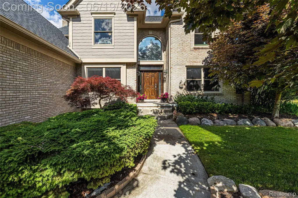 1781 Apple Ridge Court Rochester Hills City MI 48306