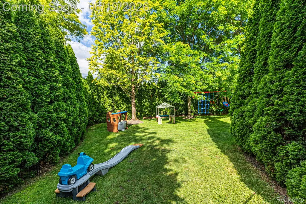 1781 Apple Ridge Court Rochester Hills City MI 48306