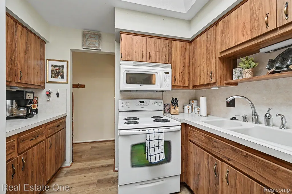 10928 Balfour Avenue Allen Park City MI 48101