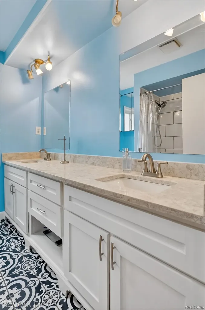 42446 Sycamore Drive Sterling Heights City MI 48313