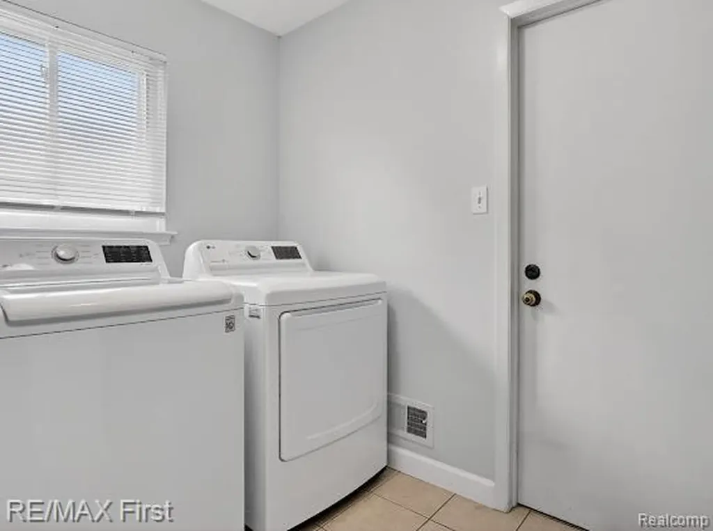 42446 Sycamore Drive Sterling Heights City MI 48313