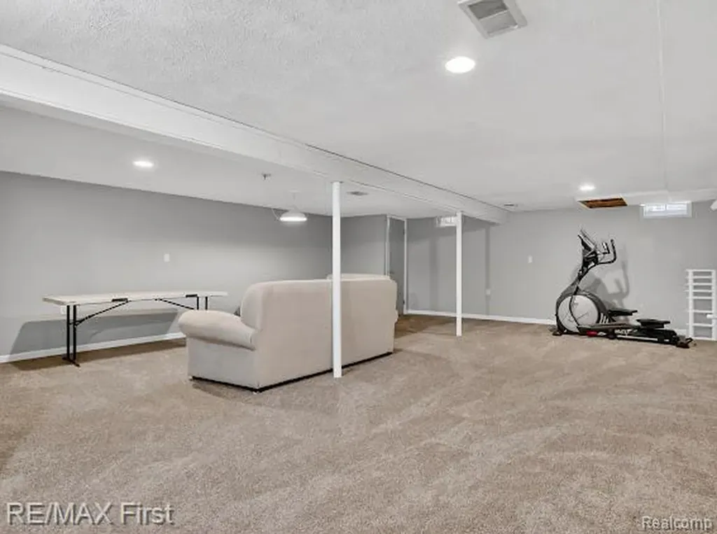 42446 Sycamore Drive Sterling Heights City MI 48313