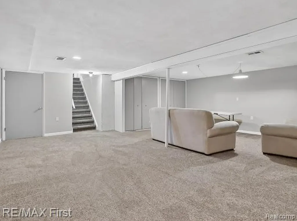 42446 Sycamore Drive Sterling Heights City MI 48313