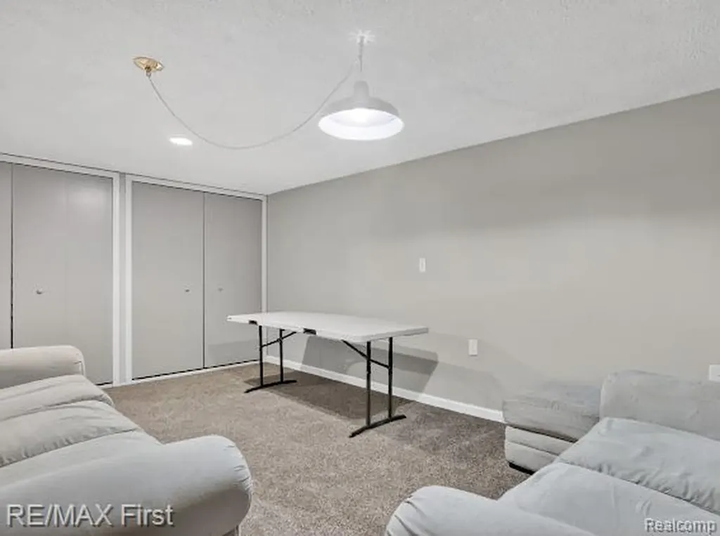 42446 Sycamore Drive Sterling Heights City MI 48313
