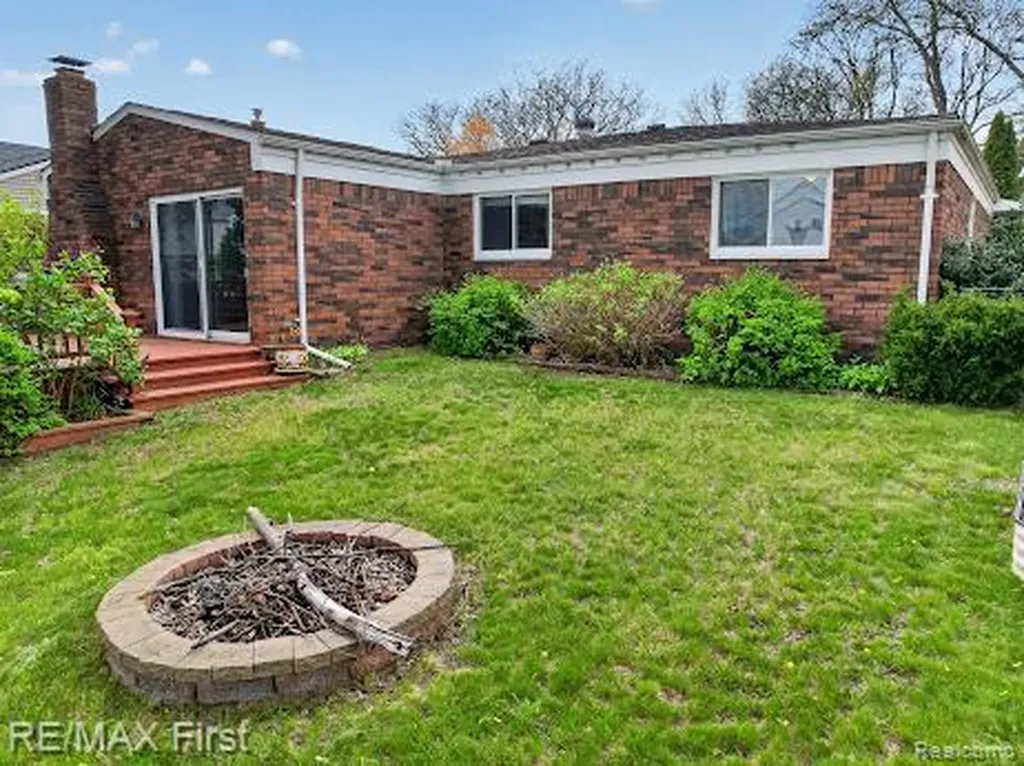 42446 Sycamore Drive Sterling Heights City MI 48313