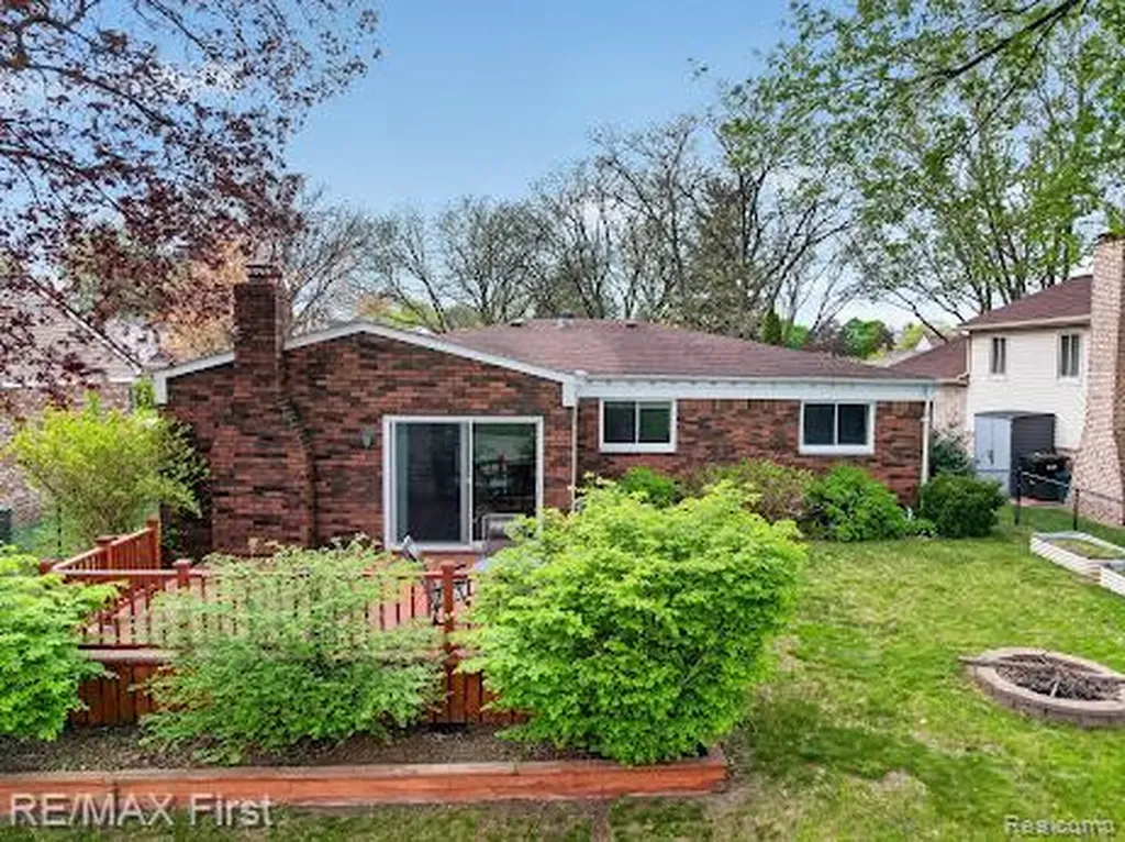 42446 Sycamore Drive Sterling Heights City MI 48313