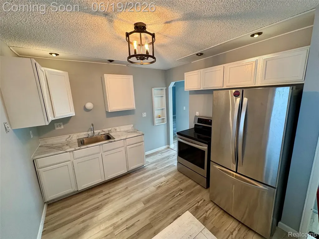 1073 Colonial Drive Inkster City MI 48141