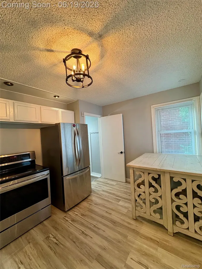 1073 Colonial Drive Inkster City MI 48141