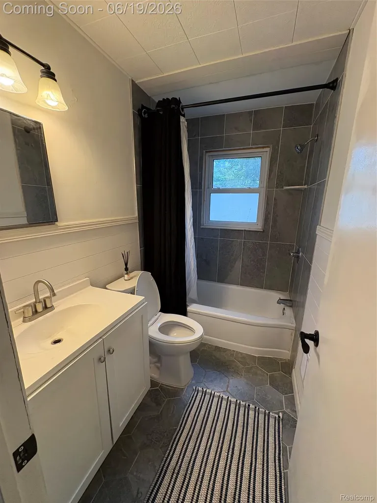 1073 Colonial Drive Inkster City MI 48141