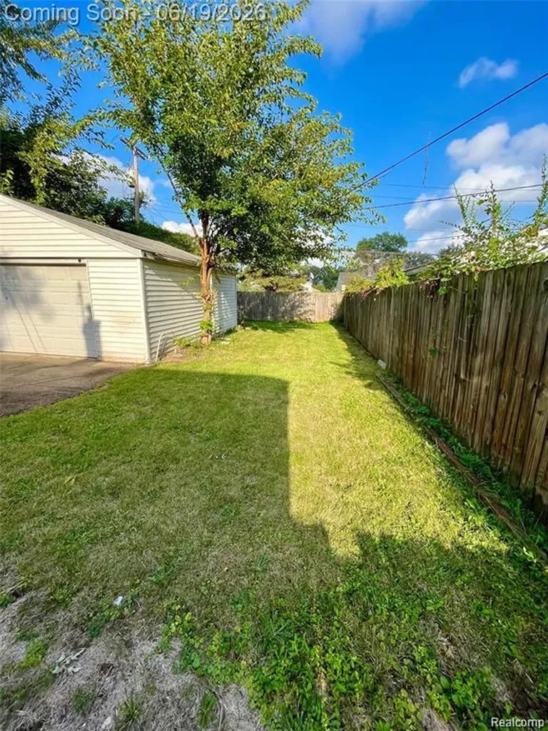 1073 Colonial Drive Inkster City MI 48141