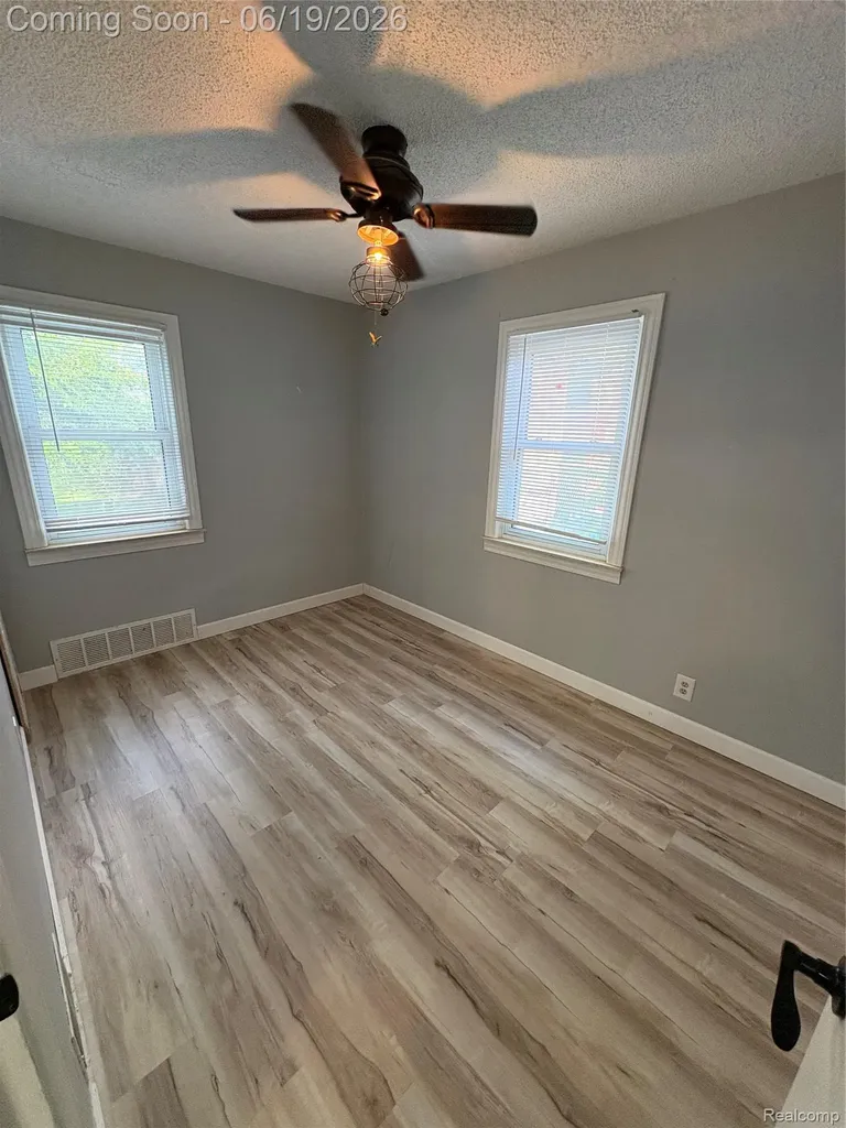 1073 Colonial Drive Inkster City MI 48141