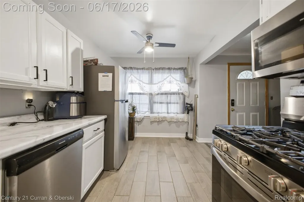 1854 Pagel Avenue Lincoln Park City MI 48146