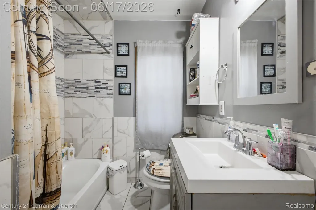 1854 Pagel Avenue Lincoln Park City MI 48146