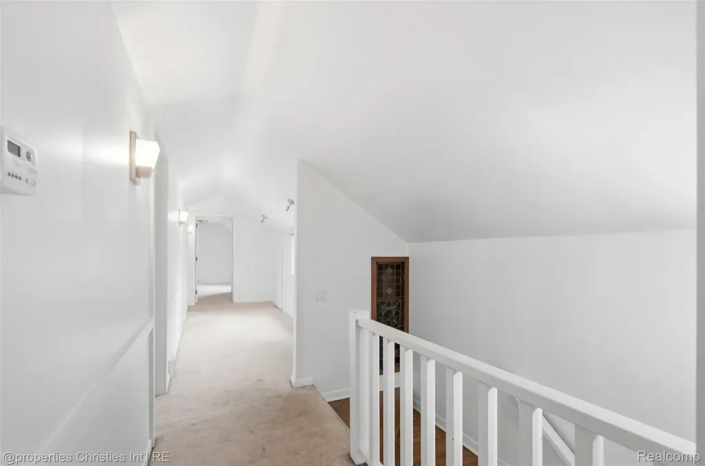 25310 Canterbury Road Franklin Village MI 48025