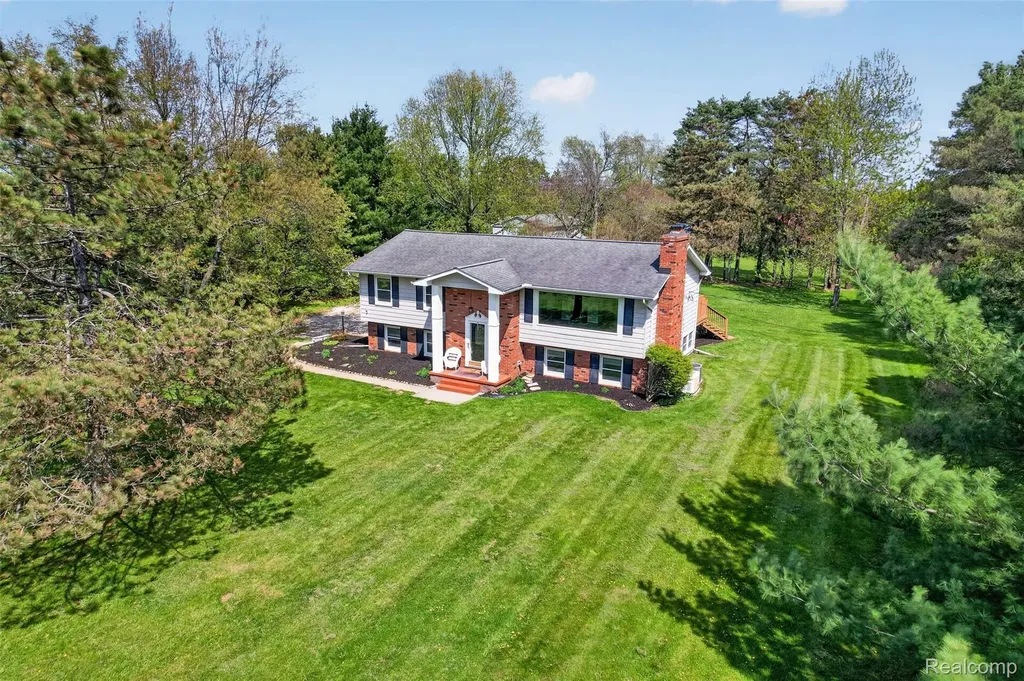 1180 N Hurd Road Brandon Charter Township MI 48462