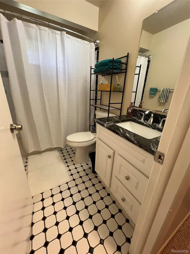 35544 Thames Street Westland City MI 48186