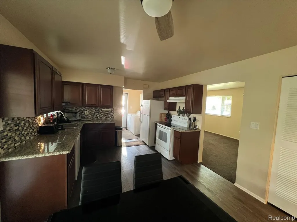 35544 Thames Street Westland City MI 48186