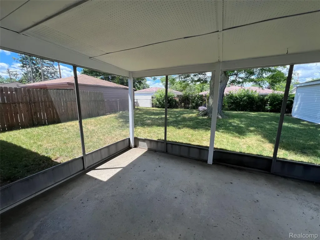35544 Thames Street Westland City MI 48186