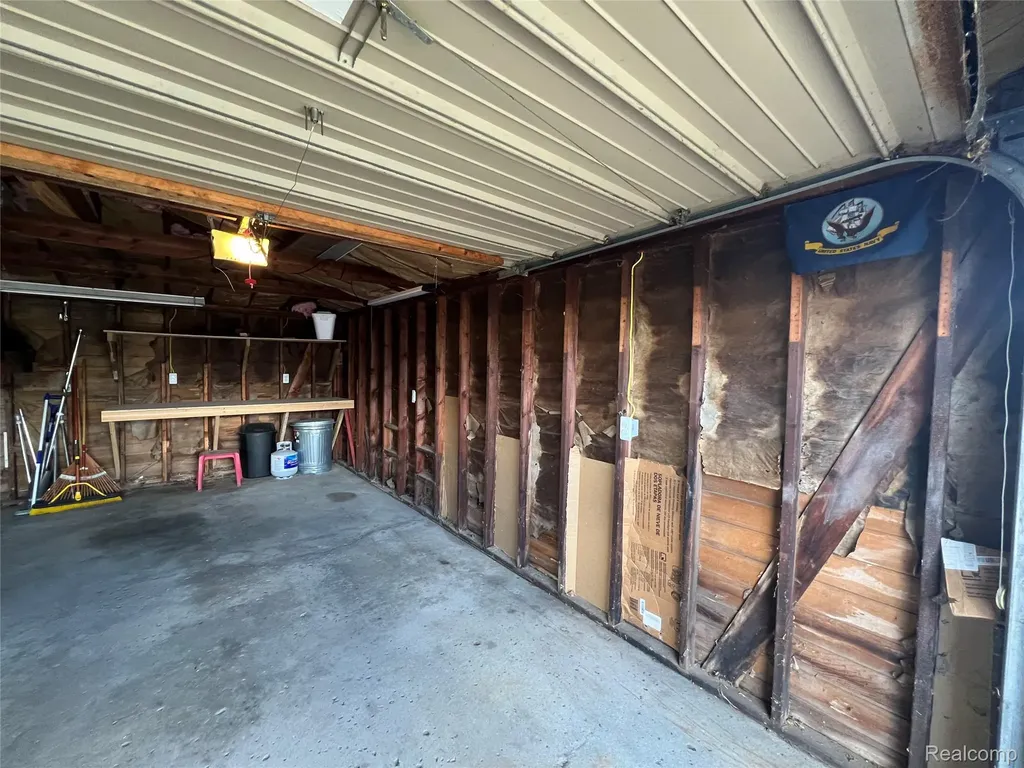 35544 Thames Street Westland City MI 48186