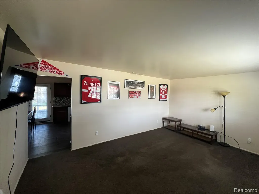35544 Thames Street Westland City MI 48186
