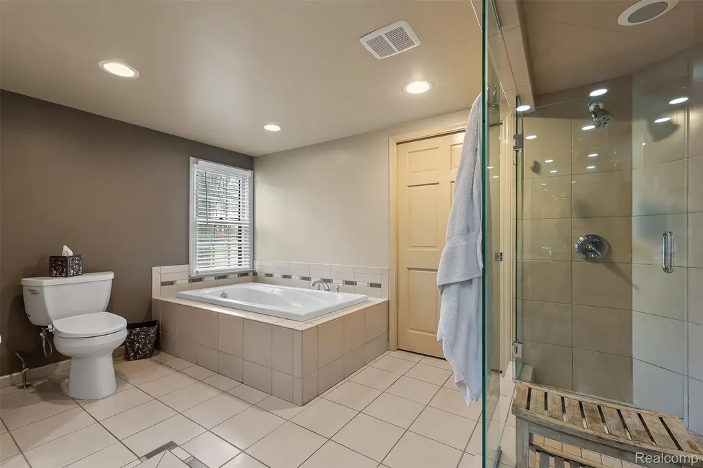 3937 Englewood Court West Bloomfield Charter Township MI 48323