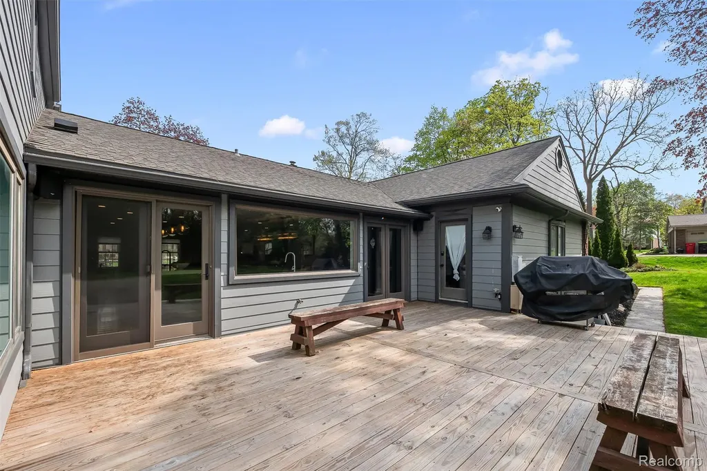 3937 Englewood Court West Bloomfield Charter Township MI 48323