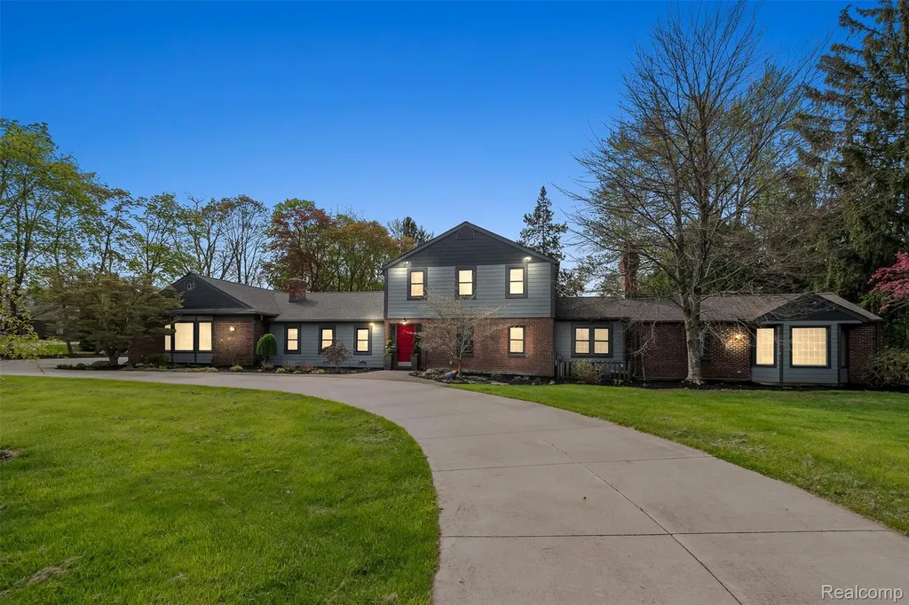 3937 Englewood Court West Bloomfield Charter Township MI 48323