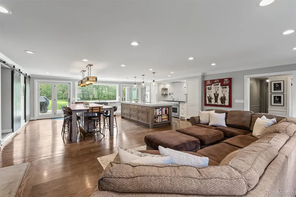 3937 Englewood Court West Bloomfield Charter Township MI 48323