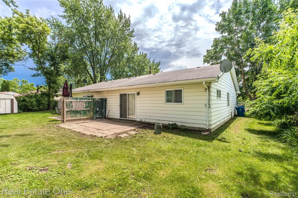 207 Murphy Street Linden City MI 48451