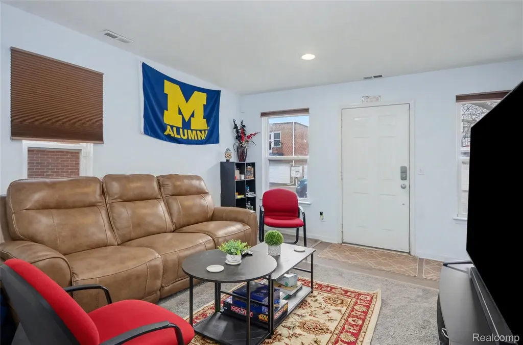 283 E Palmer Street Detroit City MI 48202
