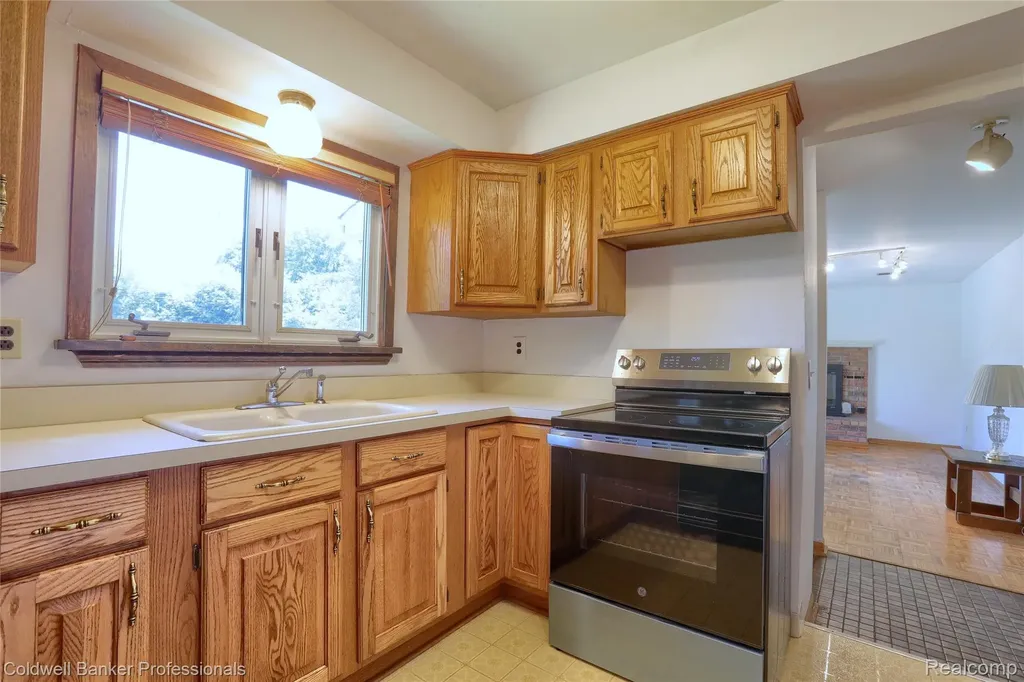 3634 South Boulevard Bloomfield Hills City MI 48304