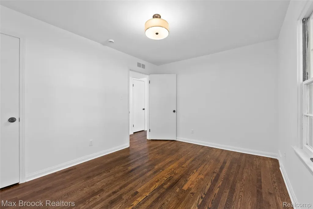 22728 Violet Street Farmington City MI 48336