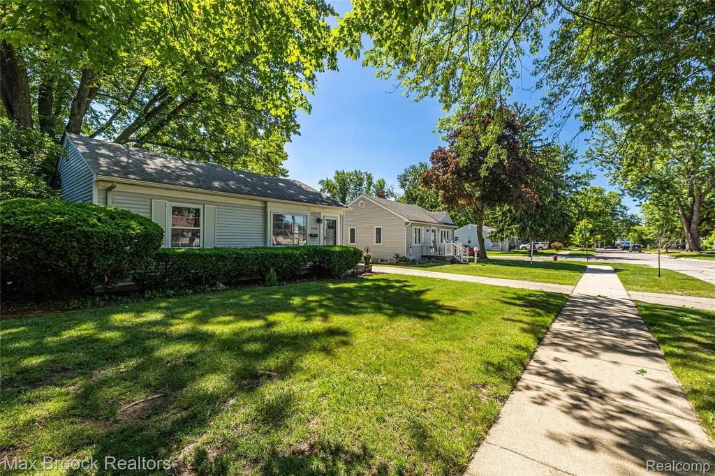 22728 Violet Street Farmington City MI 48336