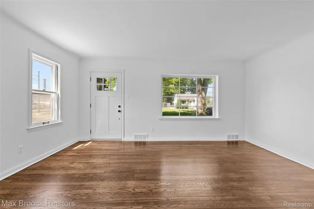 22728 Violet Street Farmington City MI 48336