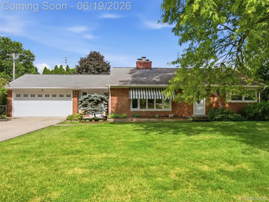 24 Nevada Avenue Rochester Hills City MI 48309