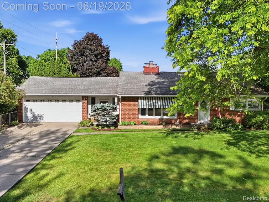 24 Nevada Avenue Rochester Hills City MI 48309