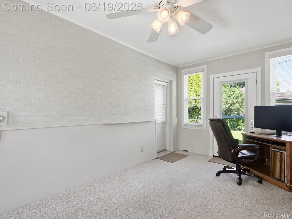 24 Nevada Avenue Rochester Hills City MI 48309
