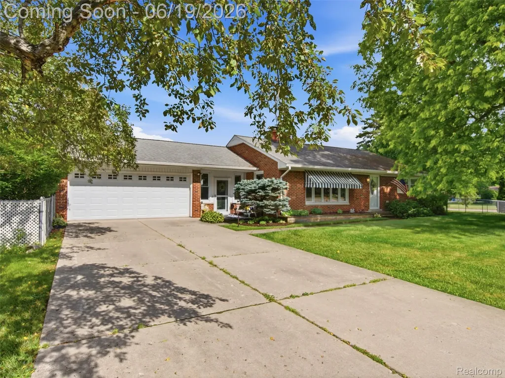 24 Nevada Avenue Rochester Hills City MI 48309