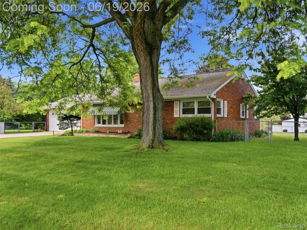 24 Nevada Avenue Rochester Hills City MI 48309