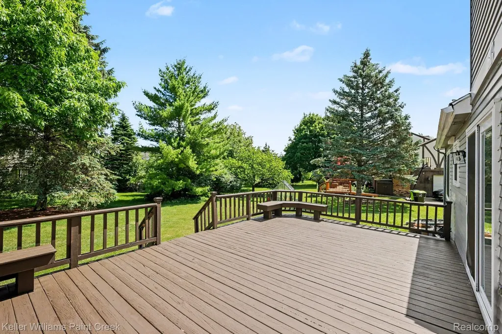 44820 Yorkshire Drive Novi City MI 48375