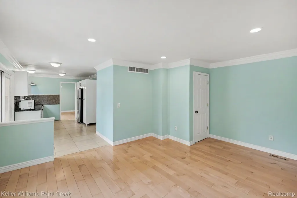 44820 Yorkshire Drive Novi City MI 48375
