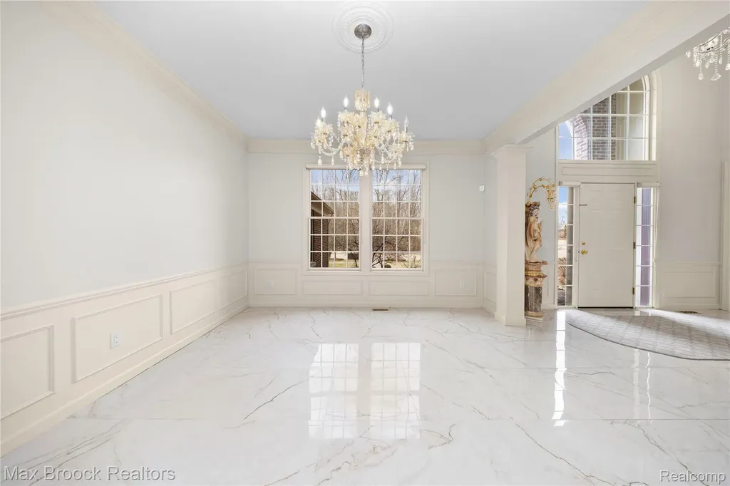 7083 Chatham Court West Bloomfield Charter Township MI 48322