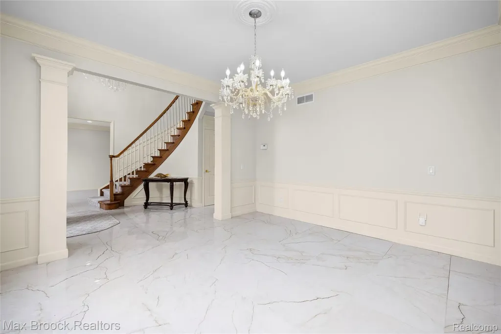 7083 Chatham Court West Bloomfield Charter Township MI 48322