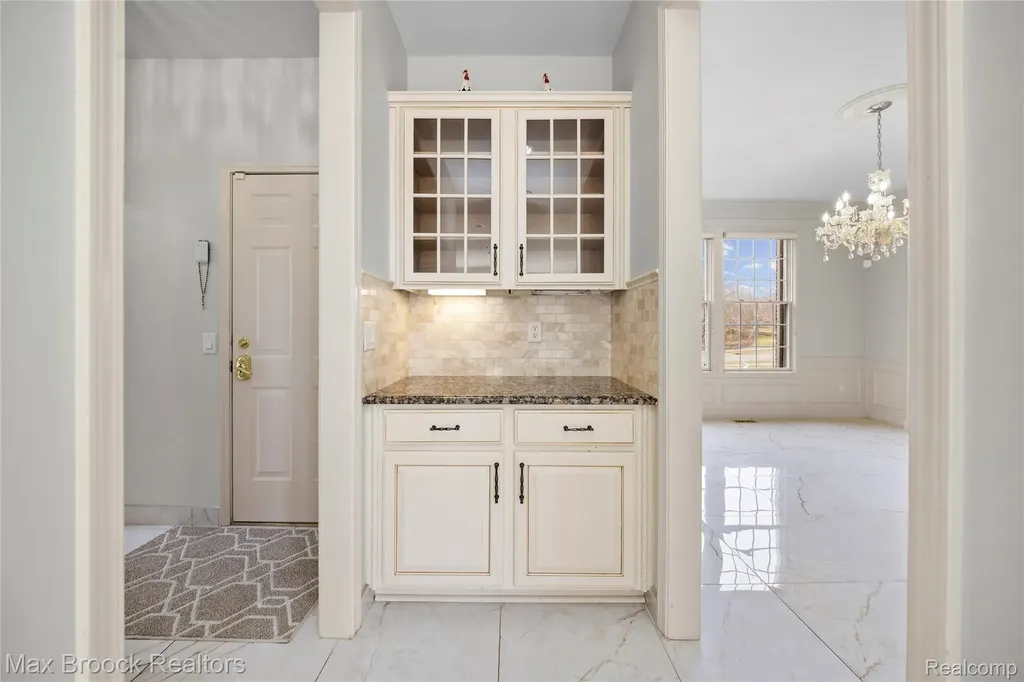 7083 Chatham Court West Bloomfield Charter Township MI 48322