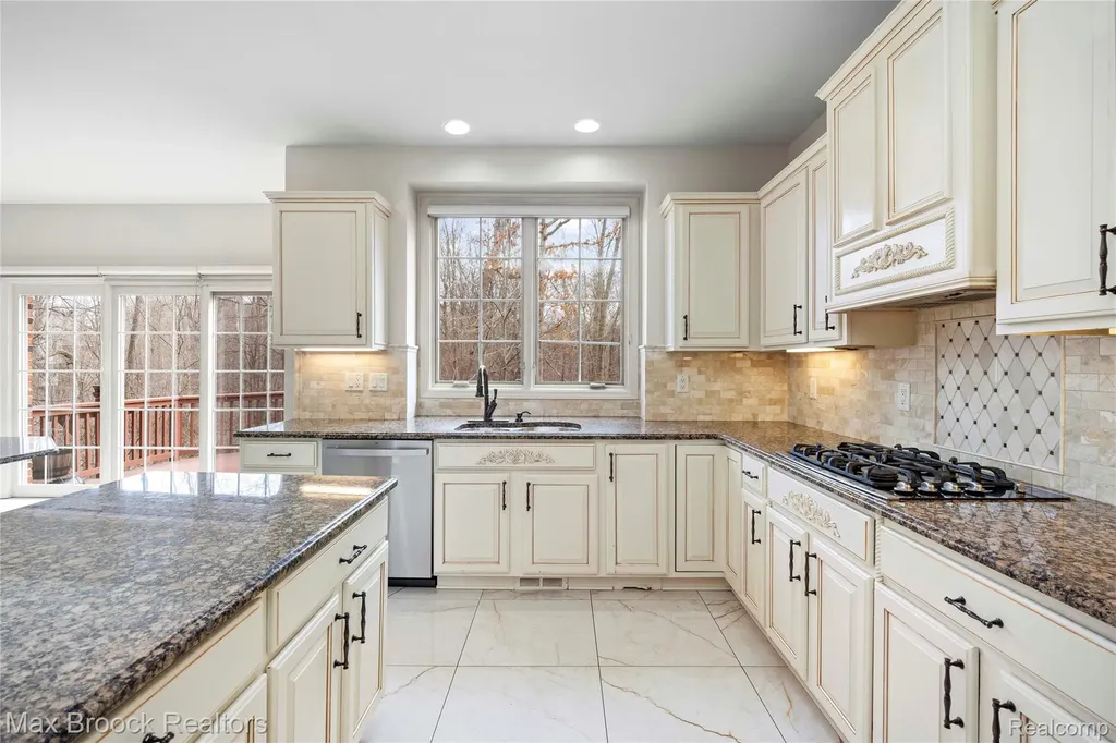 7083 Chatham Court West Bloomfield Charter Township MI 48322