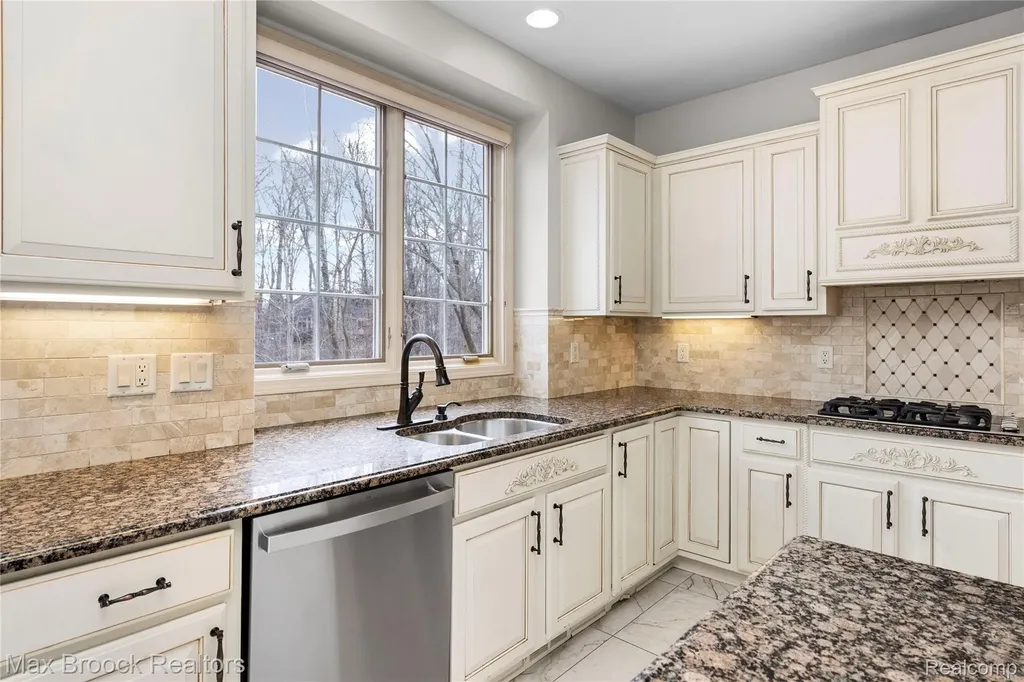 7083 Chatham Court West Bloomfield Charter Township MI 48322