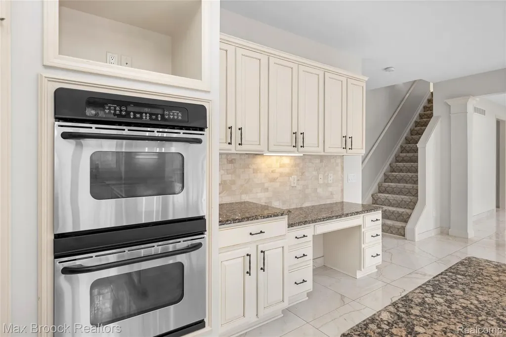 7083 Chatham Court West Bloomfield Charter Township MI 48322
