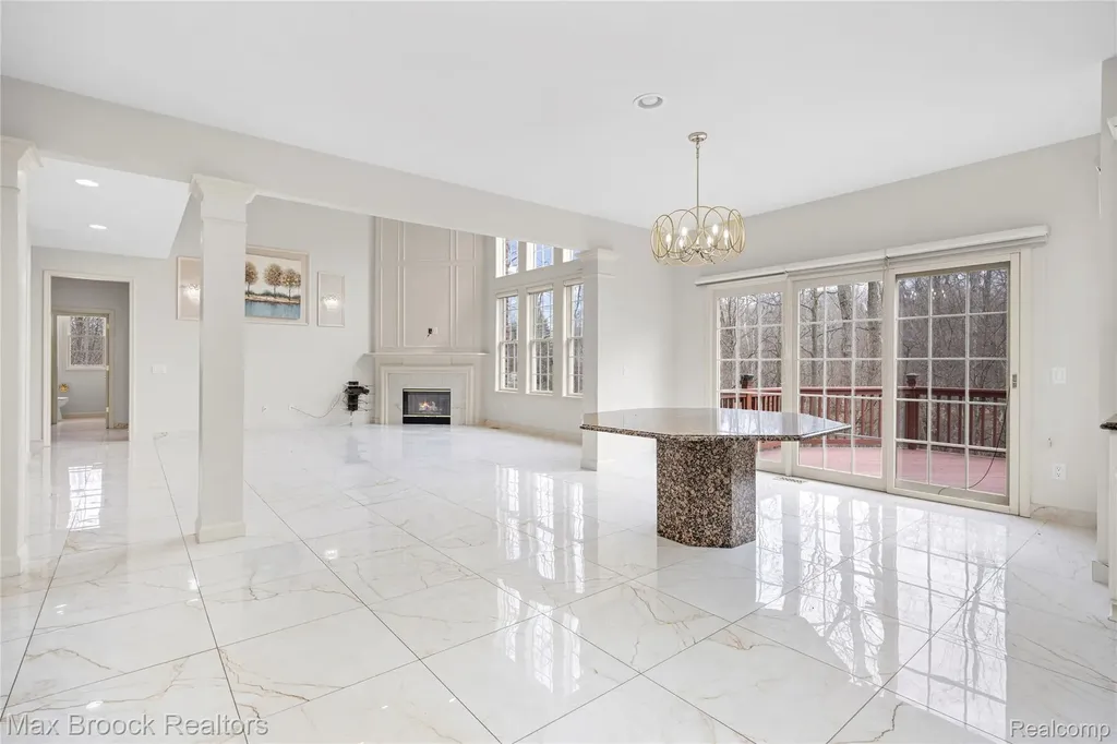 7083 Chatham Court West Bloomfield Charter Township MI 48322